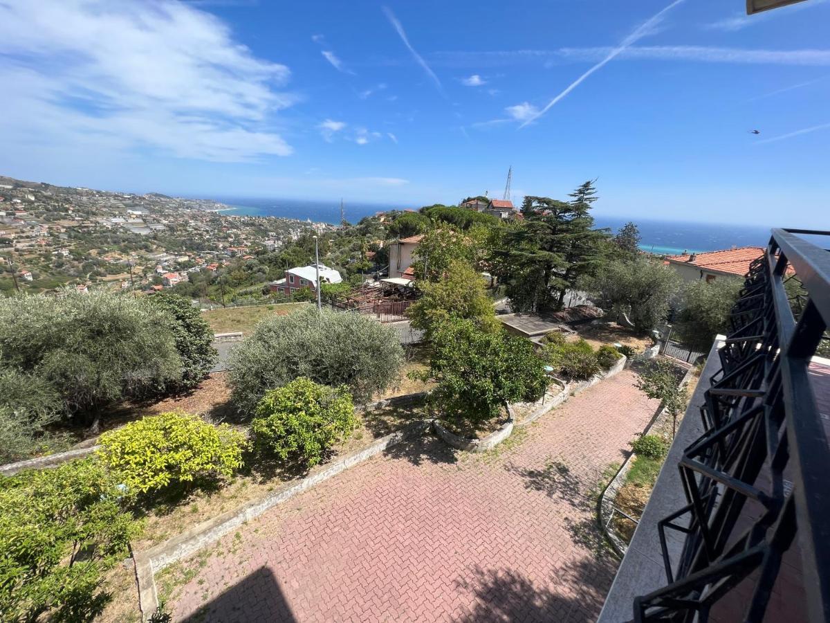 Villa In Collina Vista Mare Санремо Экстерьер фото